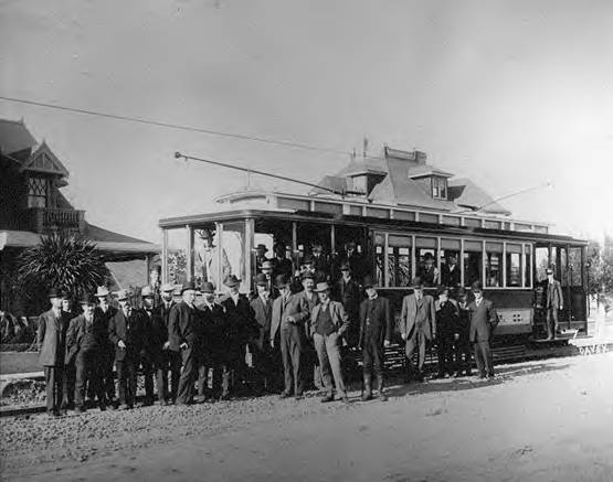 First streetcar on University Avenue, 1906